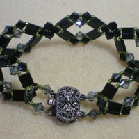 Black Diamond Shape Woven Crystal Bracelet - Thumbnail 1