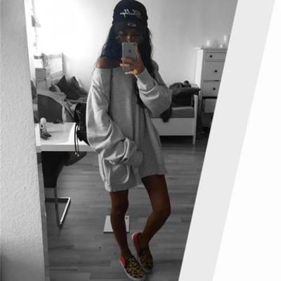 Round neck long-sleeved sweater