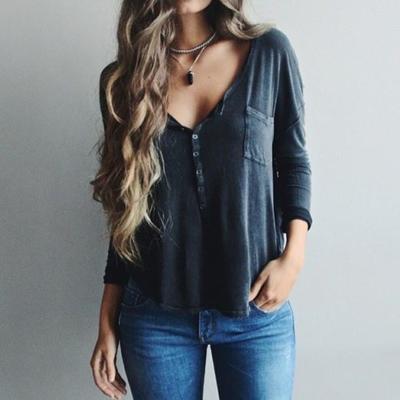V-neck long-sleeved t-shirt