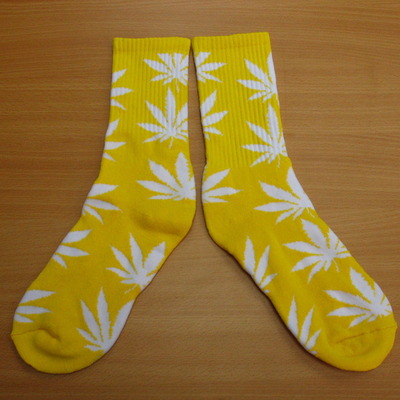 Harajuku weed marijuana crew socks yellow/white color