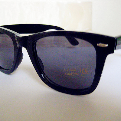 Black sunglasses - Thumbnail 4