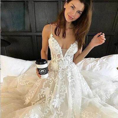 A-line spaghetti straps court train wedding dress with appliques