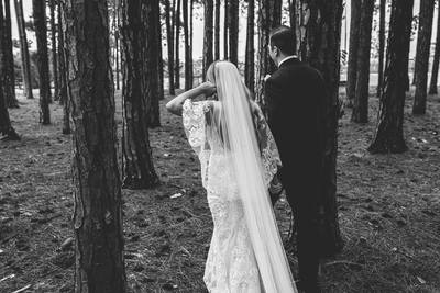 Stunning Mermaid Wedding Dresses with Delicate Lace Wedding Gowns with Shawl Bridal Dress 