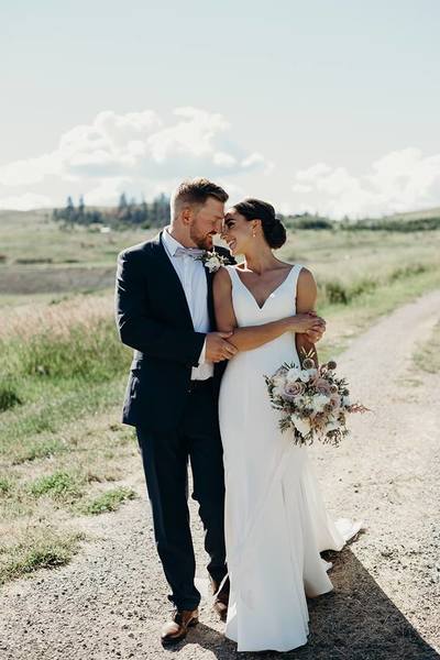 Simple Mermaid Wedding Dresses Sexy Deep V Neck Wedding Gowns Backless Bridal Gowns