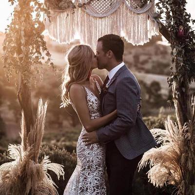 Unique mermaid delicate lace wedding dresses sexy deep v neck wedding gowns with champagne lining bridal gowns