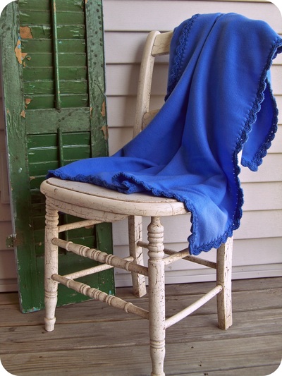 Crochet edged fleece -blue