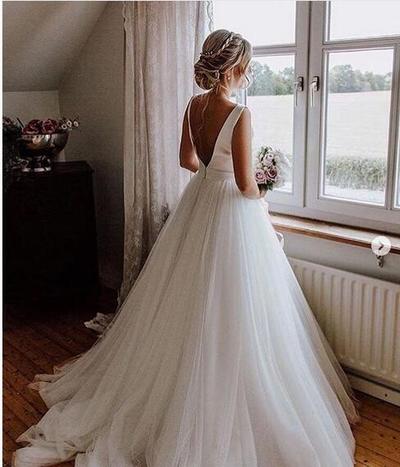 A Line Tulle Wedding Dresses Simple Crew Neck Covered Button Bow Bridal Gowns