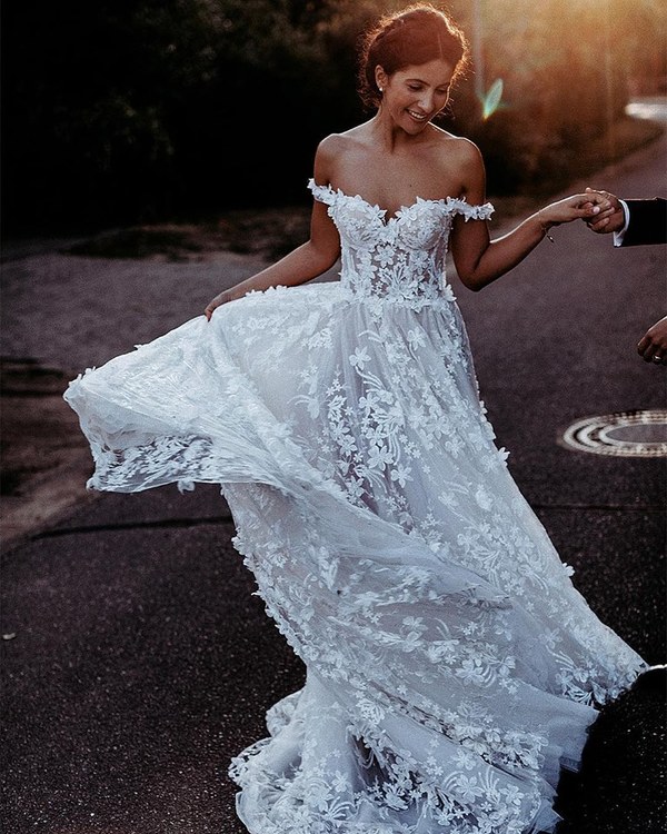 Stunning A Line Lace Wedding Dresses Off the Shoulder Delicate Lace Bridal Gowns