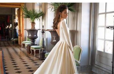  Wedding Dresses A Line Satin Backless Sweep Train Long Sleeve Wedding Gowns Bateau Neck Winter Bridal Dress Plus Size