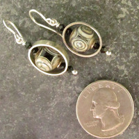 Black Fossil Glass Bead Frame Earrings - Thumbnail 1