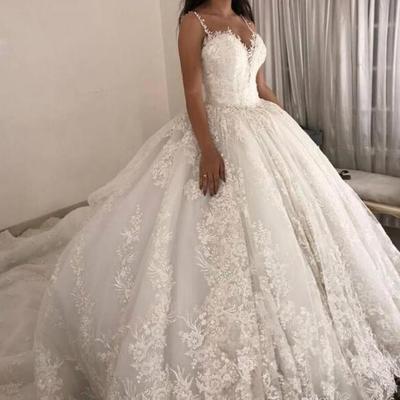 Beautiful princess wedding dresses spaghetti strap lace appliques chapel wedding gown long train backless robes de mariee