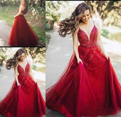 Sexy Backless Prom Dresses with Lace Applique Spaghetti V Neck Long Tulle Evening Gowns A Line Tulle Party Dress