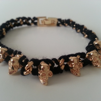 Chain & black yarn skullhead bracelet