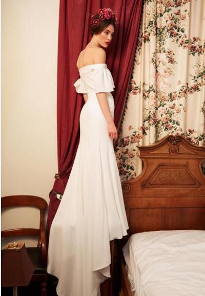 Off Shoulder Mermaid Wedding Dresses 2019 Satin Ruffles Short Sleeve Bridal Gowns Sexy Zipper Back Wedding Dress