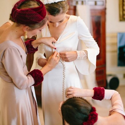 Simple beach wedding dresses boho bridal gowns sexy deep v neck long sleeve covered button lace accents wedding dresses robes de mariée - Thumbnail 5