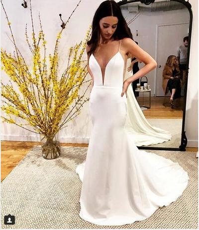 Simple Beach Wedding Dresses Boho Bridal Gowns Spaghetti Straps Wedding Dresses 