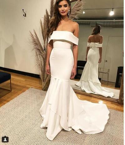 Simple Beach Wedding Dresses Boho Bridal Gowns Off the Shoulder Mermaid Tiered Wedding Dresses 