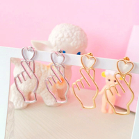 Finger Heart Love Earrings - Thumbnail 1