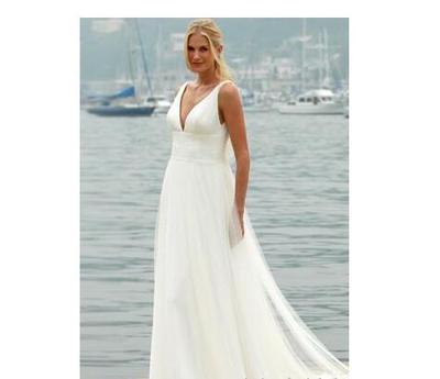 Sexy Bridal Gowns Column Pleats Deep V-Neck With Straps Zipper Chapel Train High Waist Tulle Wedding Dresses