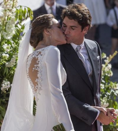 Simple Mermaid Wedding Dresses Crew Neck Long Sleeve Delicate Lace Keyhole Back Bridal Gowns