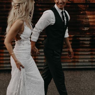 Elegant mermaid wedding dresses spaghetti straps delicate lace crisscross back bridal gowns - Thumbnail 4