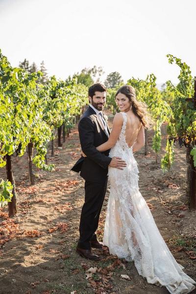 Ivory Lace Appliques Sleeveless Backless Mermaid Wedding Dresses