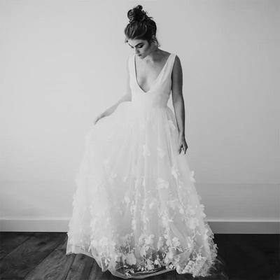 Cheap Wedding Dresses Floor-length Appliques Tulle Bridal Gown 