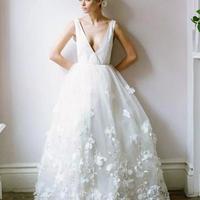Cheap Wedding Dresses Floor-length Appliques Tulle Bridal Gown  - Thumbnail 1