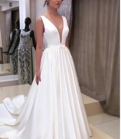 Simple Ball Gown Wedding Dresses Deep V Neck Backless Small Bow Bridal Gowns