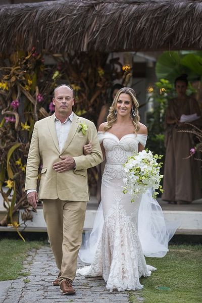 Stunning Mermaid Tulle Wedding Dresses Off the Shoulder Delicate Lace Unique Bridal Gowns