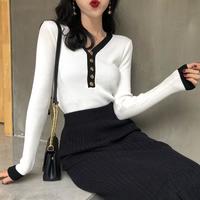 V-neck Button Knitted Top - Thumbnail 2