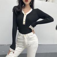 V-neck Button Knitted Top - Thumbnail 4