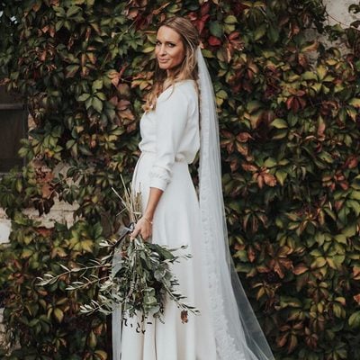 Simple sheath wedding dresses deep v neck long sleeve side slit bridal gowns - Thumbnail 4