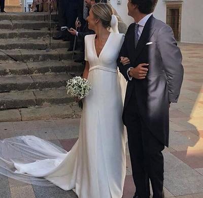 Simple Mermaid Garden Wedding Dresses Sexy Deep V Neck Bridal Gowns