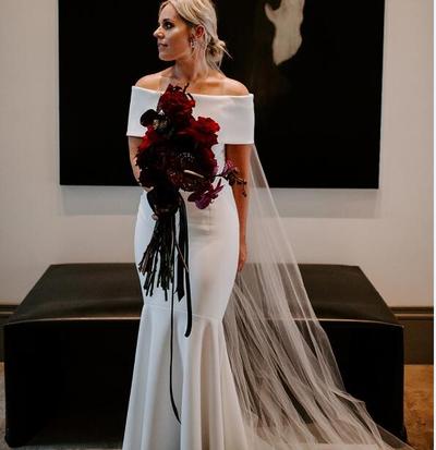 Simple Mermaid Wedding Dresses Off the Shoulder Covered Button Sleeveless Bridal Gowns