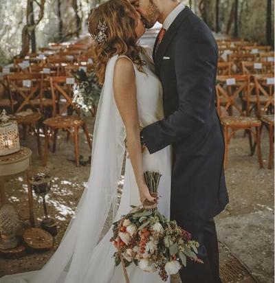 Simple Mermaid Wedding Dresses Boat Neck Backless Beading Crystals Bridal Gowns