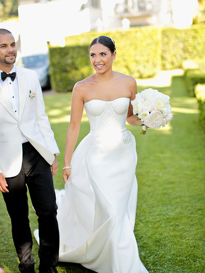 Unique Mermaid Garden Wedding Dresses Strapless Pealrs Sleeveless Unique Bridal Gowns