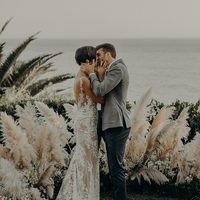 Glamorous Mermaid Garden Wedding Dresses Sexy Deep V Neck Delicate Lace Champagne Lining Bridal Gowns - Thumbnail 2