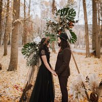 Glamorous Two Pieces Black Boho Beach Wedding Dresses Crew Neck Short Sleeve Lace Accents Bridal Gowns - Thumbnail 3