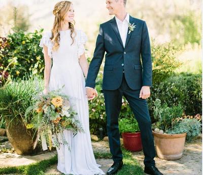 Simple A Line Chiffon Boho Beach Wedding Dresses Crew Neck Short Sleeve Ruffle Bridal Gowns