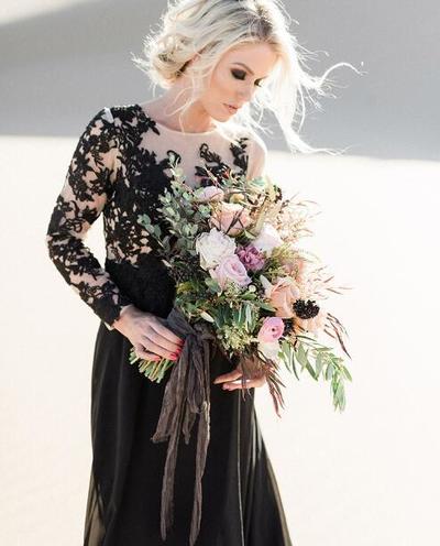 Simple A Line Chiffon Boho Beach Black Wedding Dresses Crew Neck Sheer Long Sleeve Appliques Lace Bridal Gowns