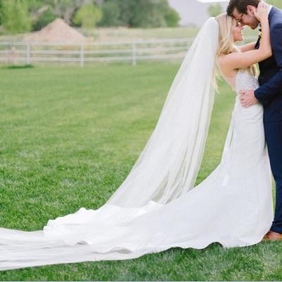 Stunning mermaid garden wedding dresses sheer crew neck delicate lace bodice bridal gowns - Thumbnail 3