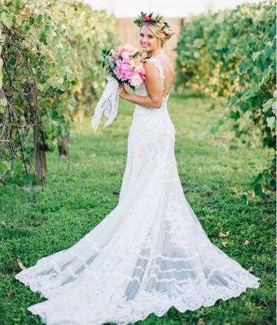 Stunning Mermaid Wedding Dresses Scoop Sleeveless Delicate Lace Bridal Gowns