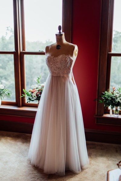 Simple A Line Tulle Blush Pink Garden Wedding Dresses Sheer Crew Neck Lace Bodice Backless Bridal Gowns