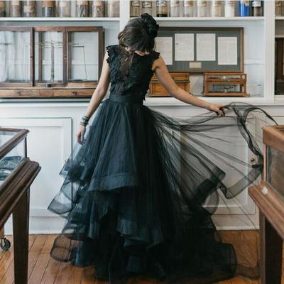 Romantic ball gown black gothic wedding dresses sheer crew neck lace appliques keyhole back bridal gowns - Thumbnail 5