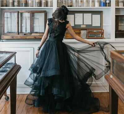 Romantic Ball Gown Black Gothic Wedding Dresses Sheer Crew Neck Lace Appliques Keyhole Back Bridal Gowns