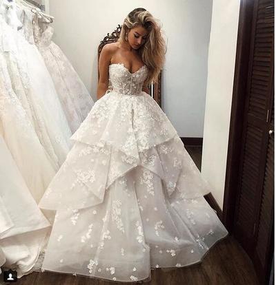 Romantic Ball Gown Tulle Stunning Wedding Dresses Sweetheart Lace Appliques Bridal Gowns