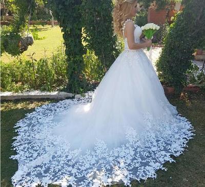 Elegant Wedding Dresses 2019 Sweetheart Neckline Lace Appliques Lace Up Back Court Train Bridal Dresses Gowns
