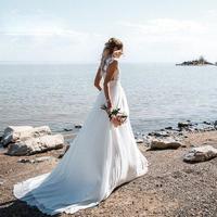 New Arrival Summer Beach A Line Wedding Dresses Lace Jewel Neck Zipper Back Modern Boho Wedding Dress with Side Split Bridal Gowns - Thumbnail 1