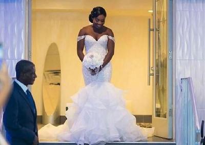 Plus Size Wedding Dresses Saudi African Off The Shoulder Ruffles Beads Sequins Mermaid Wedding Dress Sweep Train Covered Button Bridal Gowns